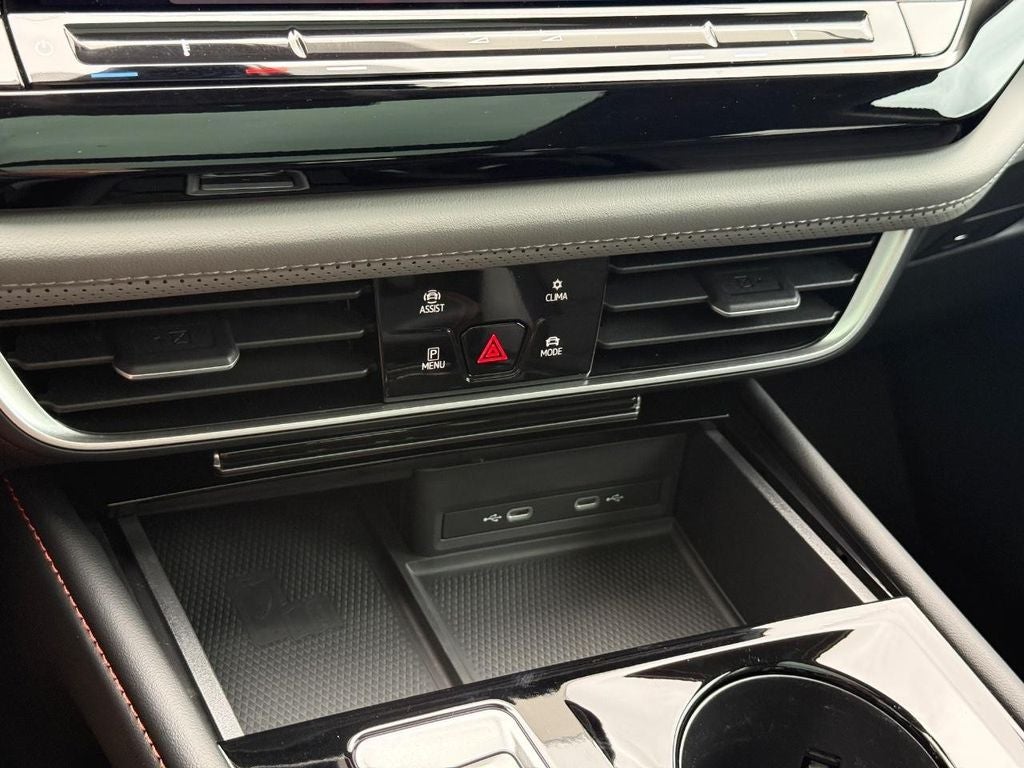 2024 Volkswagen Atlas 2.0T Peak Edition SEL