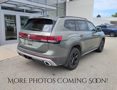 2024 Volkswagen Atlas 2.0T Peak Edition SEL