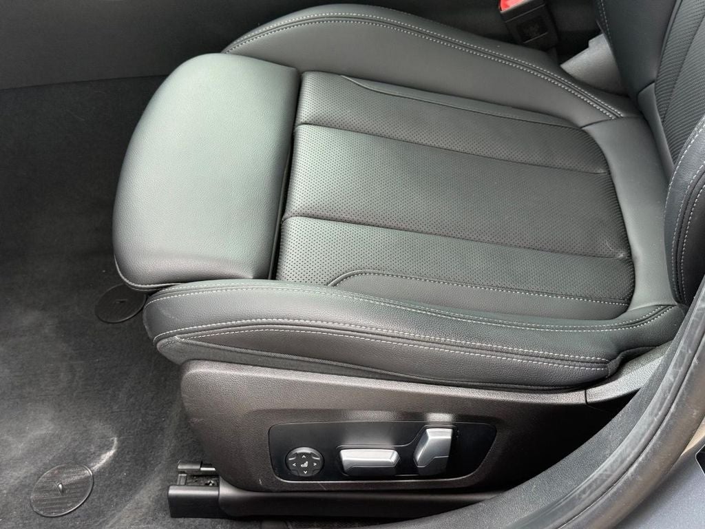 2023 BMW 3 Series 330i xDrive
