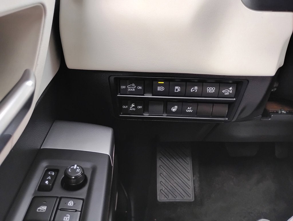 2024 Toyota Tundra Hybrid Capstone