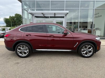 2025 BMW X4 xDrive30i