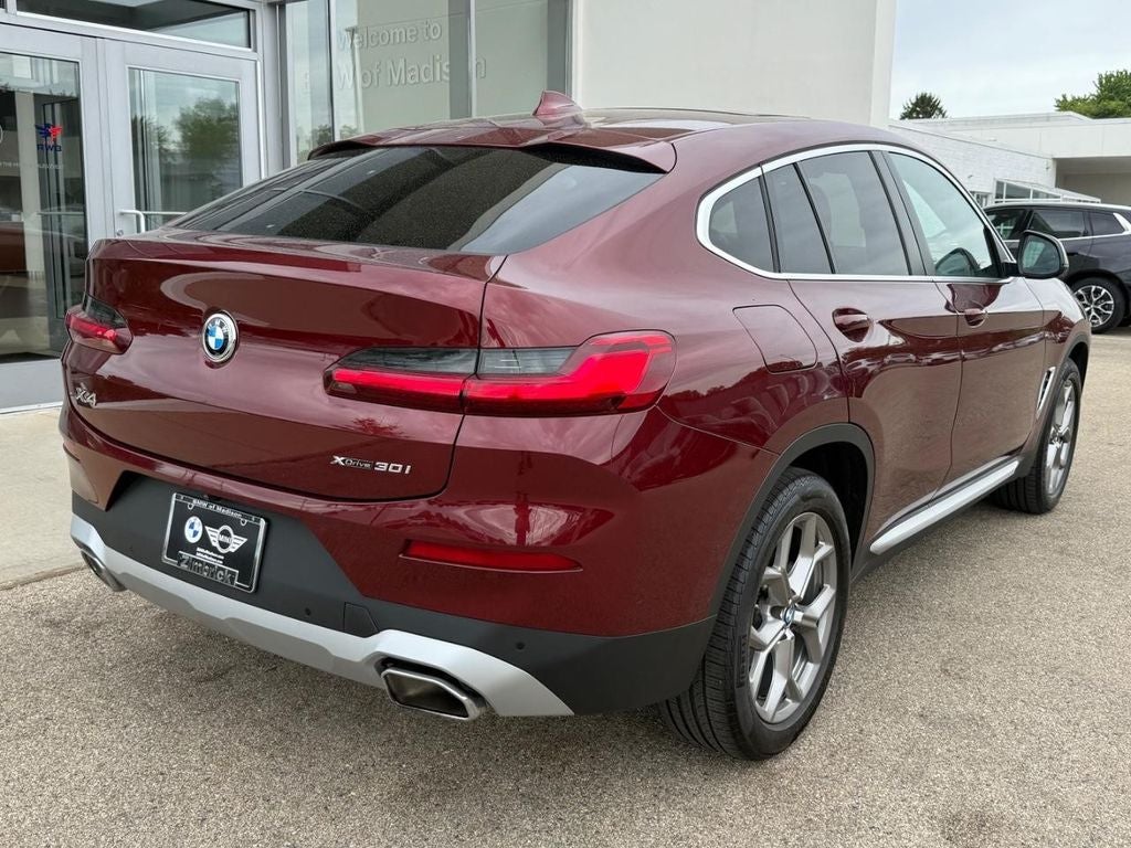 2025 BMW X4 xDrive30i