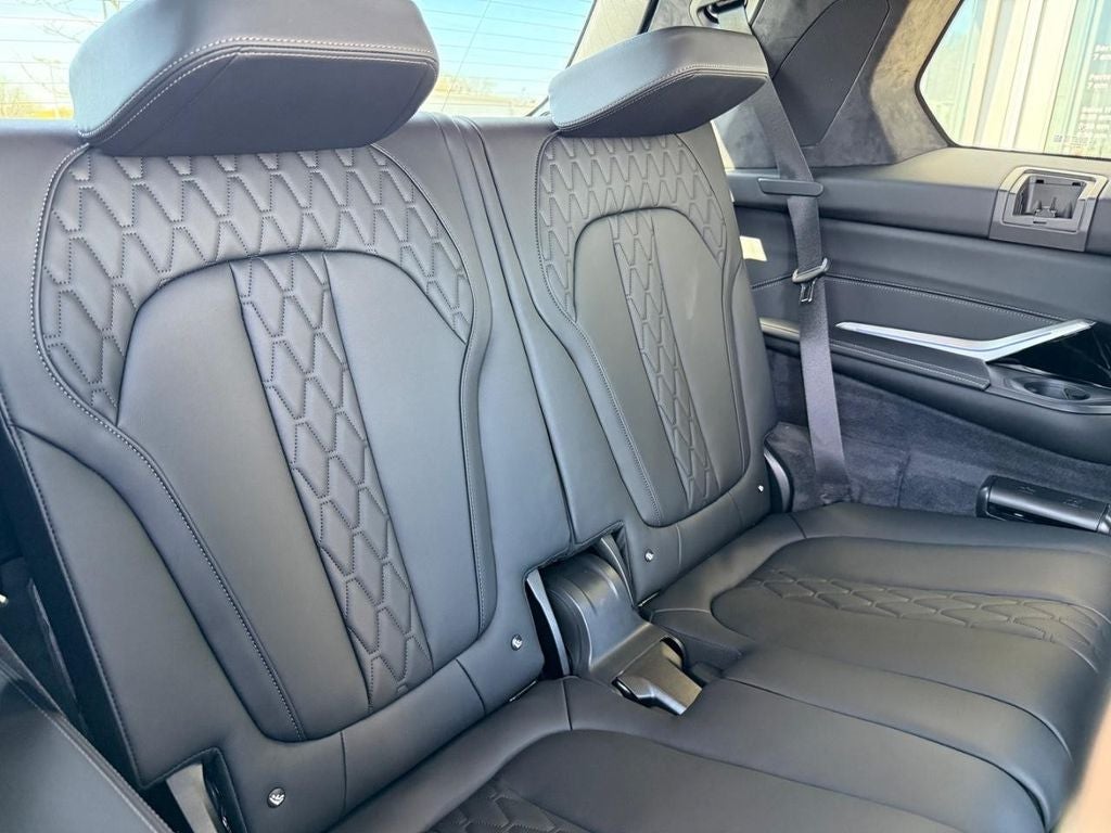 2026 BMW X7 M60i