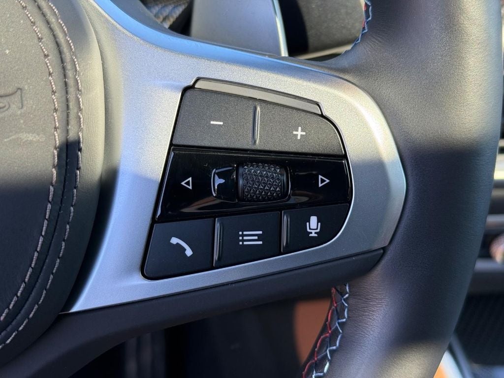 2025 BMW X6 M60i
