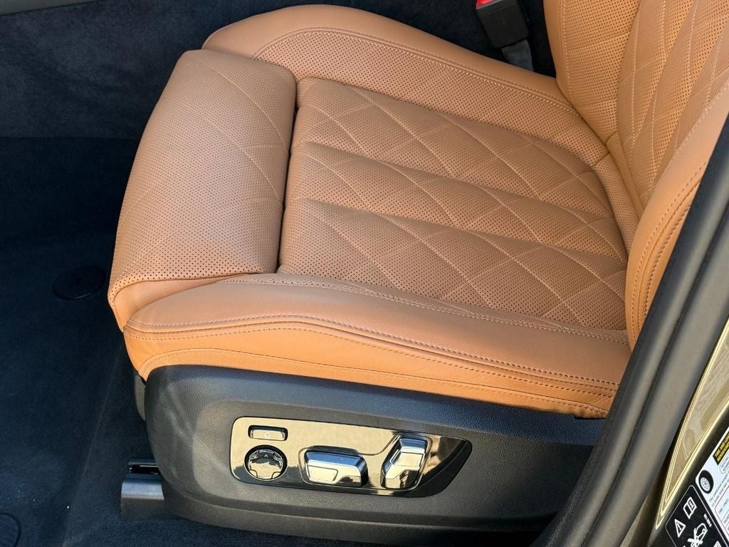 2025 BMW X6 M60i