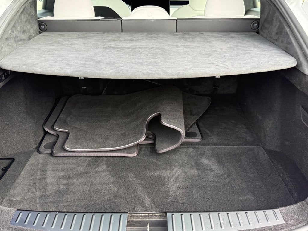 2022 Tesla Model S Plaid