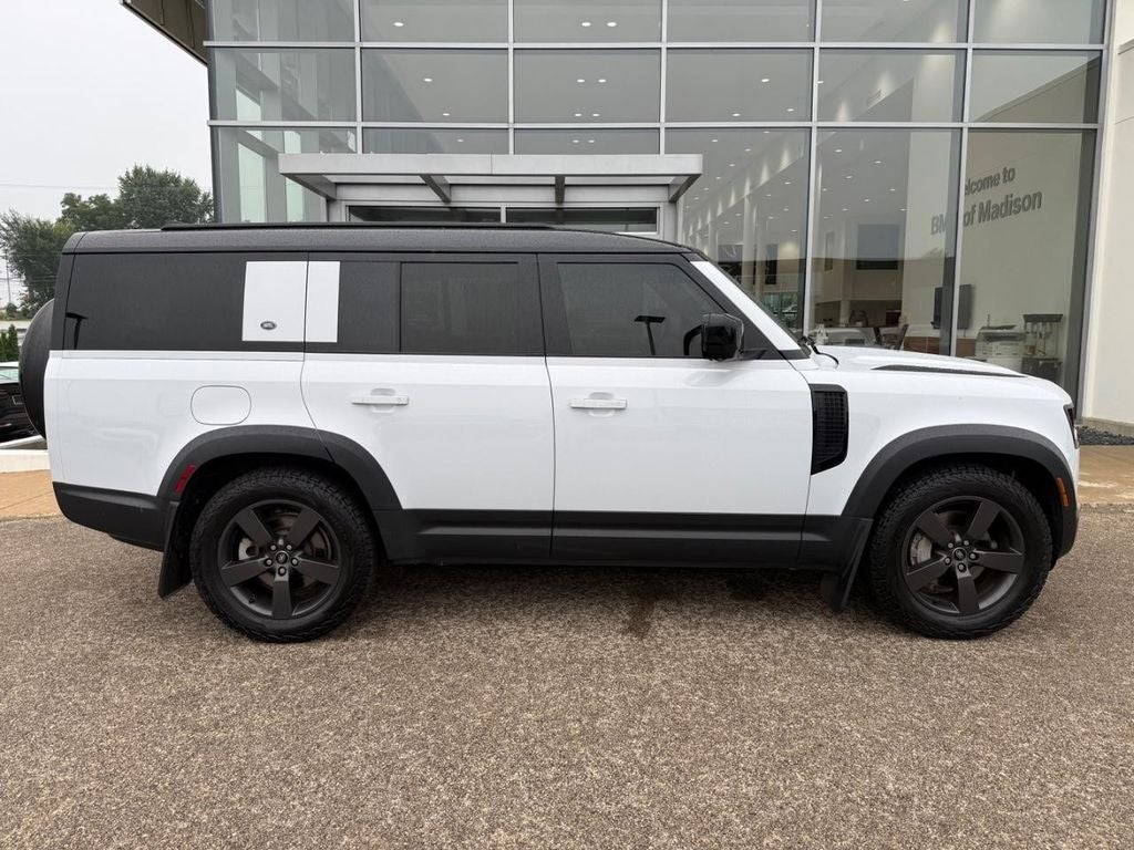 2023 Land Rover Defender 130 SE