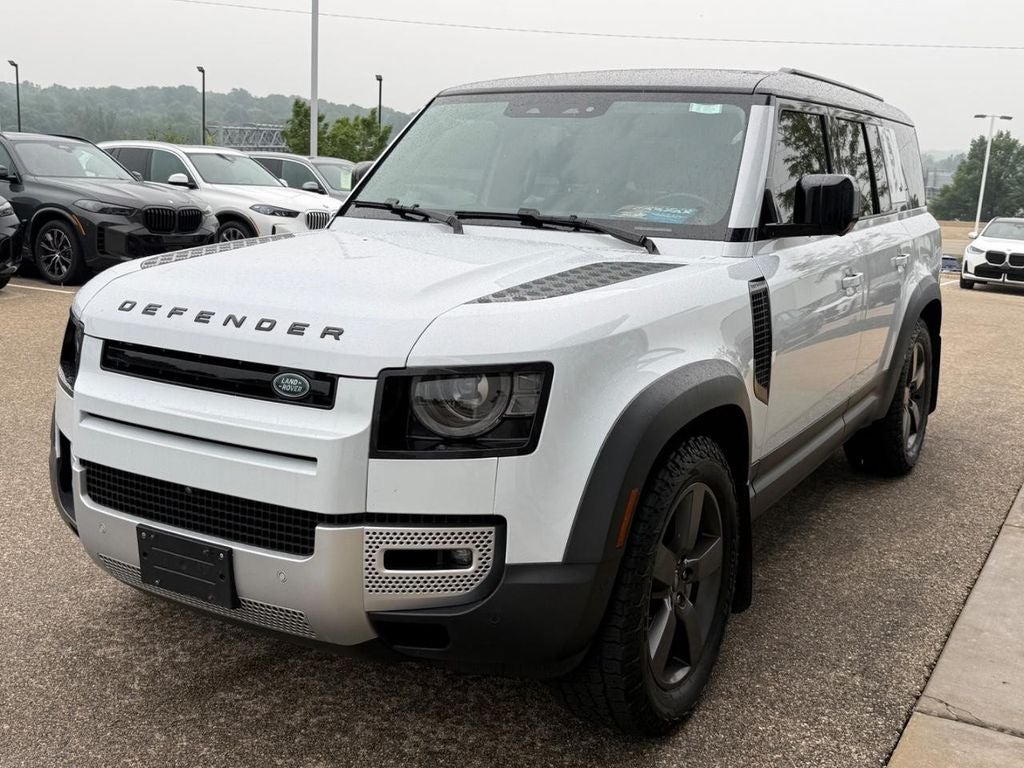 2023 Land Rover Defender 130 SE