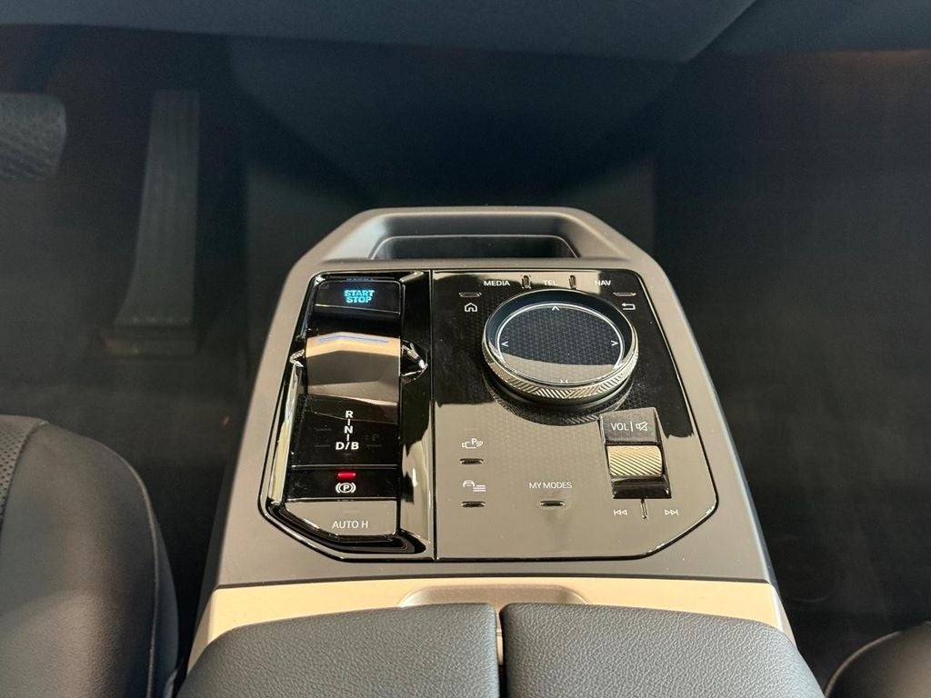 2026 BMW iX xDrive45