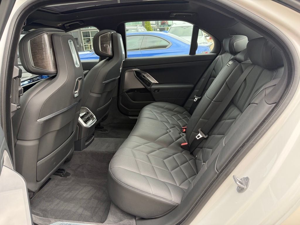 2025 BMW 7 Series 760i xDrive