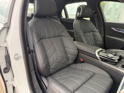 2025 BMW 7 Series 760i xDrive
