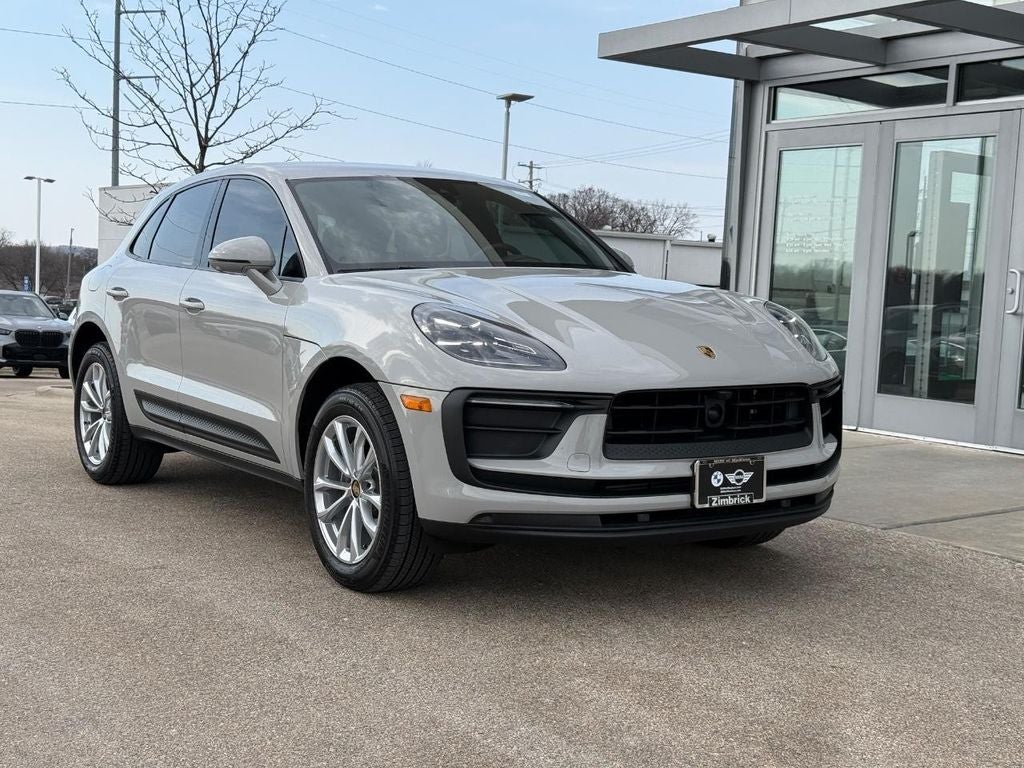 2025 Porsche Macan Base