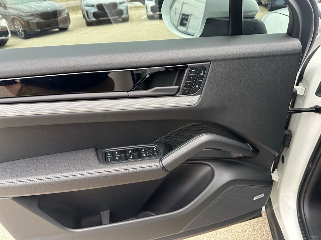 2025 Porsche Cayenne Coupe Base