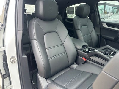 2025 Porsche Cayenne Coupe Base
