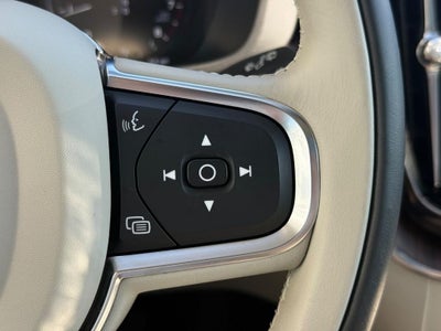 2021 Volvo XC60 T5 Momentum