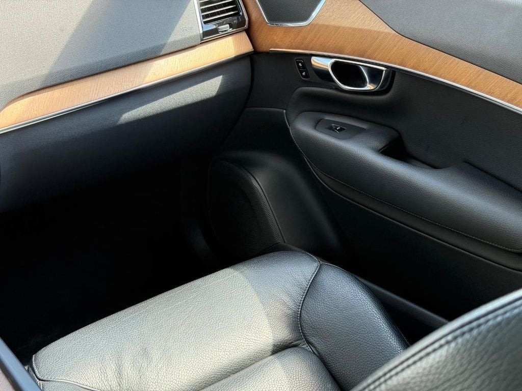 2022 Volvo XC90 Recharge Plug-In Hybrid T8 Inscription Expression 6 Passenger
