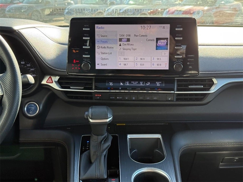 2022 Toyota Sienna Woodland Edition