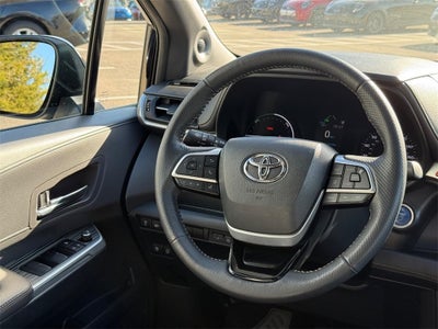 2022 Toyota Sienna Woodland Edition