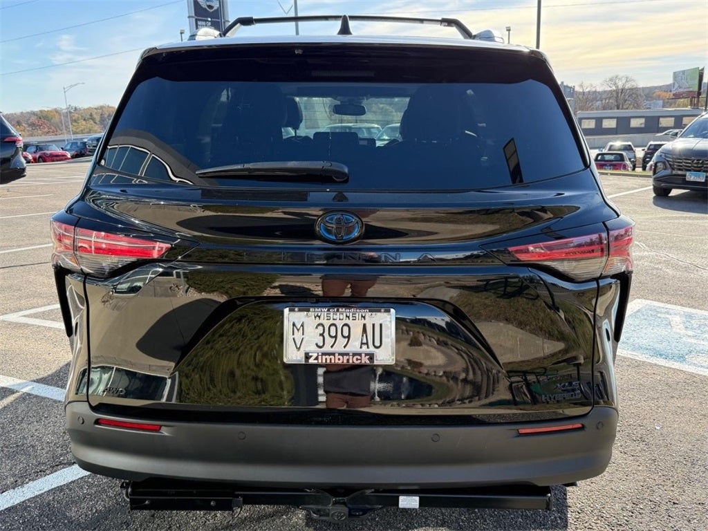 2022 Toyota Sienna Woodland Edition