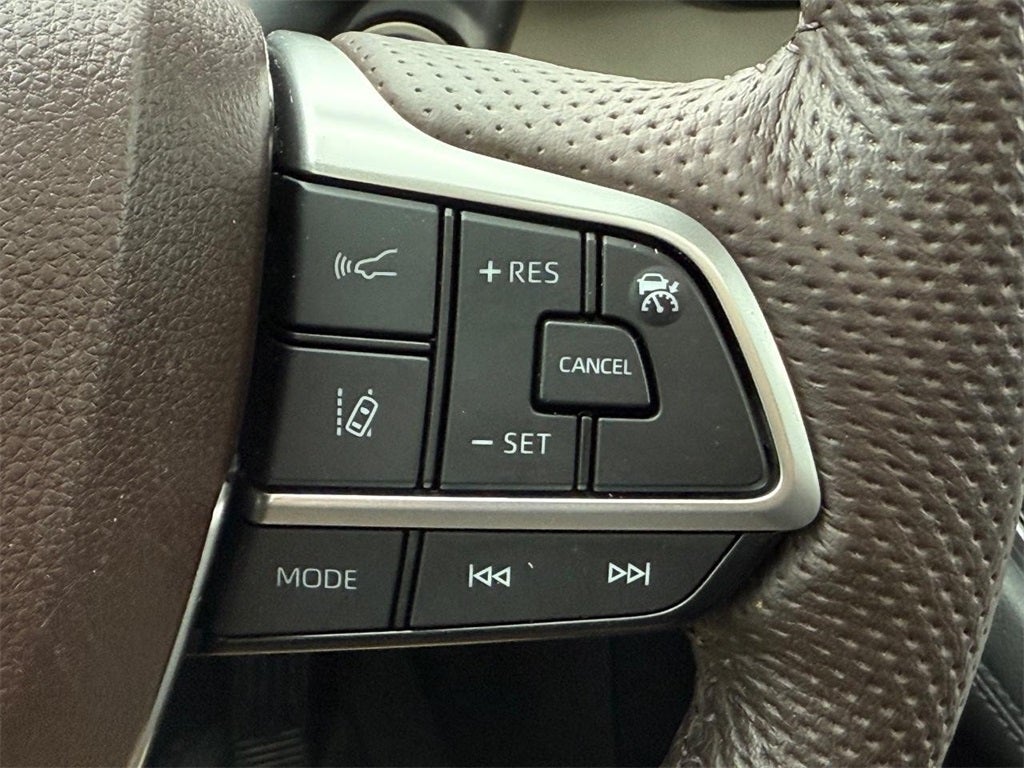 2023 Toyota Sienna Platinum 7 Passenger