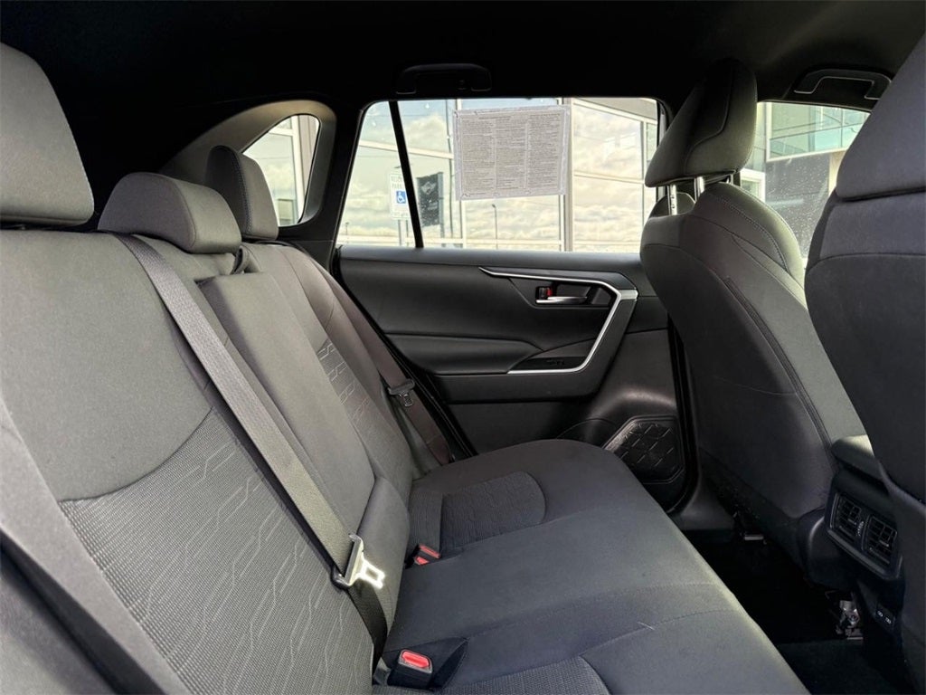 2023 Toyota RAV4 Hybrid SE