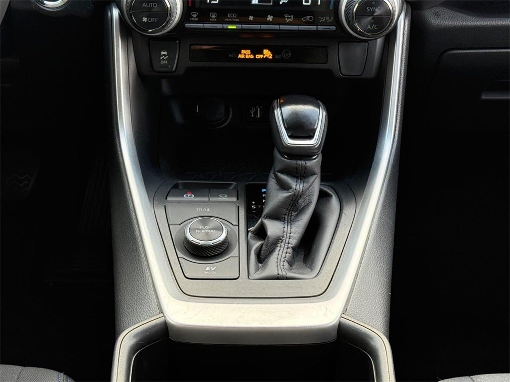 2023 Toyota RAV4 Hybrid SE