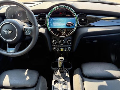 2024 MINI HARDTOP 2 DOOR Iconic