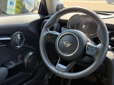 2024 MINI HARDTOP 2 DOOR Iconic