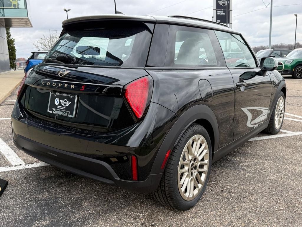 2026 MINI 2 DOOR ICONIC