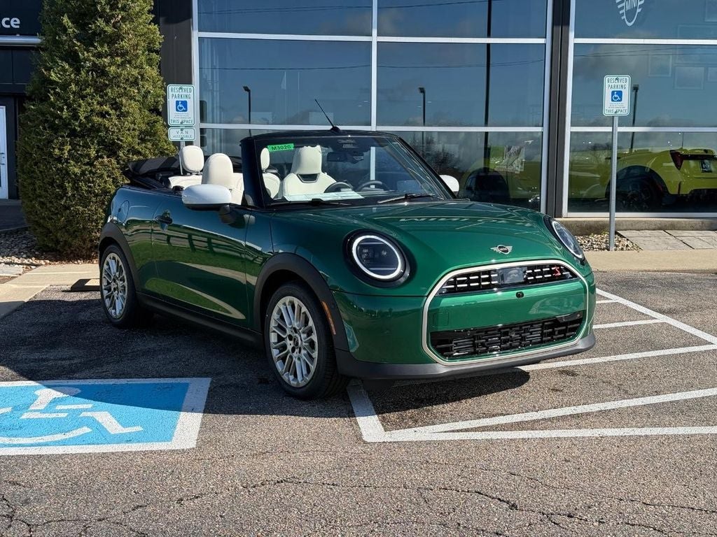 2026 MINI Convertible Cooper S's photo