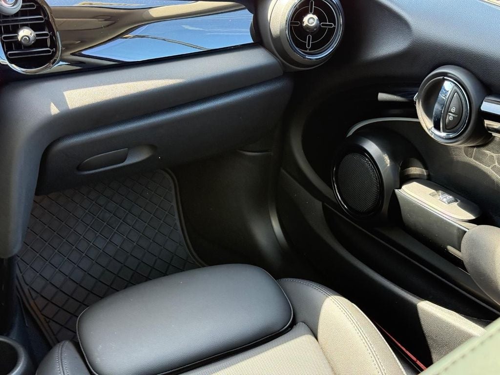 2024 MINI HARDTOP 2 DOOR Signature