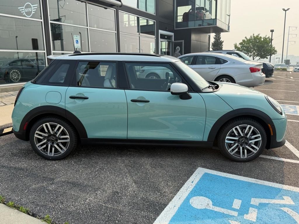2026 MINI 4 DOOR ICONIC
