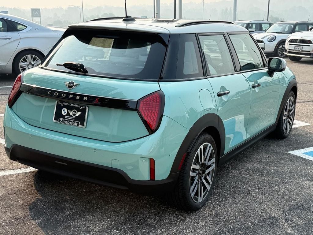 2026 MINI 4 DOOR ICONIC