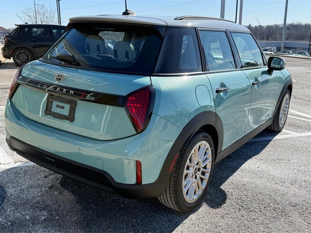 2026 MINI 4 DOOR ICONIC