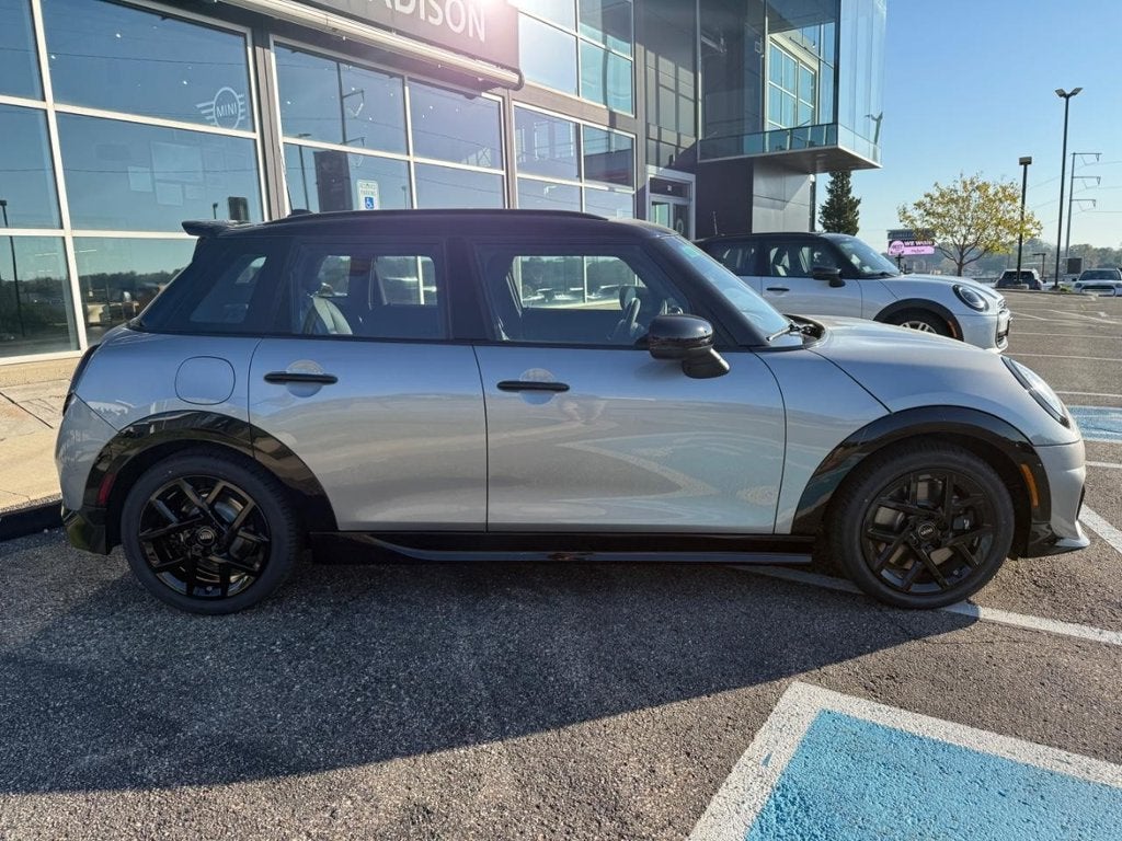 2027 MINI 4 DOOR ICONIC