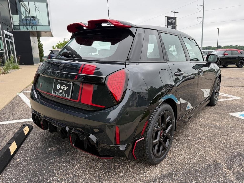 2026 MINI 4 DOOR ICONIC