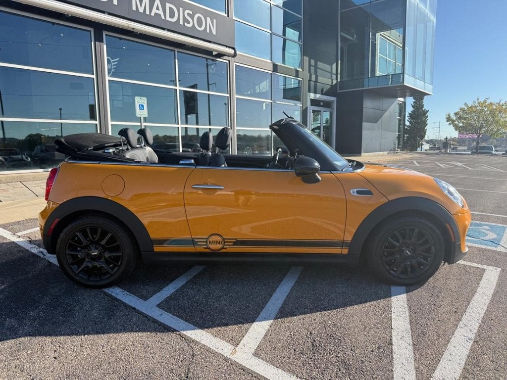 2017 MINI CONVERTIBLE Base