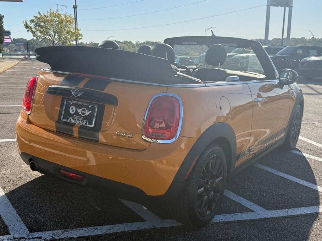 2017 MINI CONVERTIBLE Base