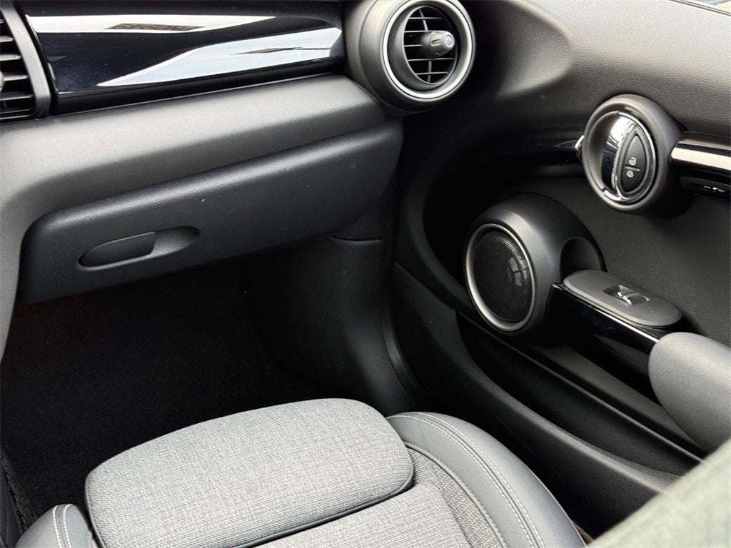 2015 MINI HARDTOP 2 DOOR Base