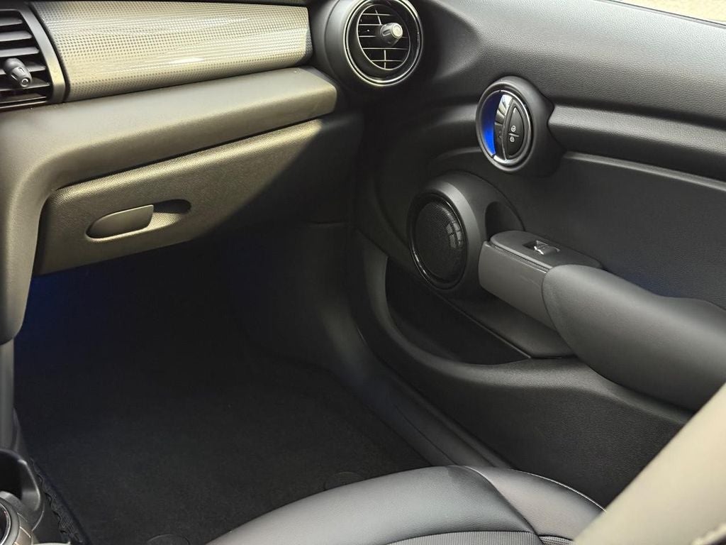 2016 MINI HARDTOP 4 DOOR Base