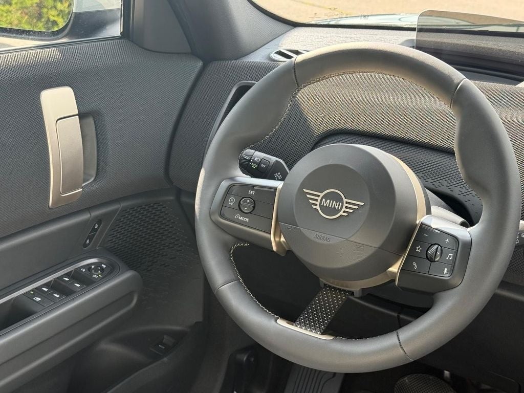 2027 MINI COUNTRYMAN SIGNATURE PLUS