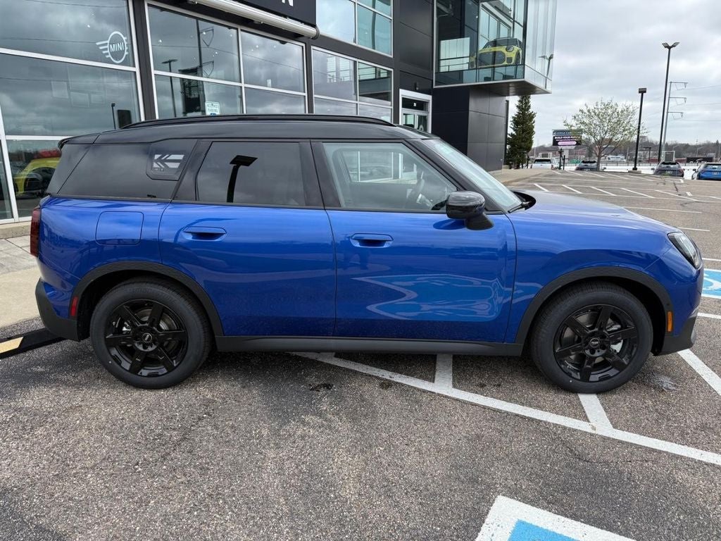 2026 MINI COUNTRYMAN OXFORD EDITION
