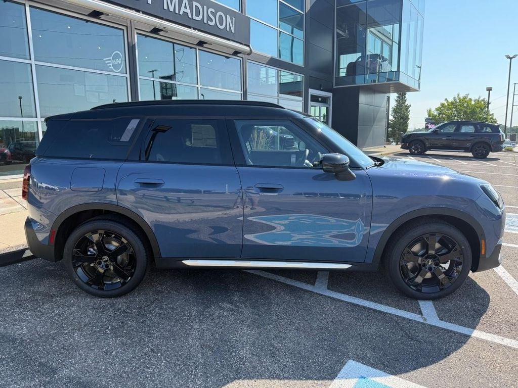 2027 MINI COUNTRYMAN ICONIC