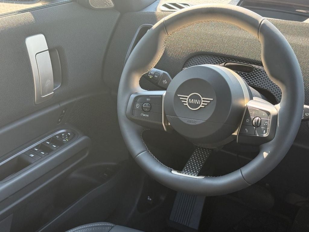 2027 MINI COUNTRYMAN ICONIC