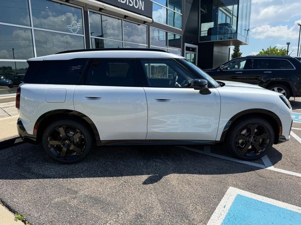 2027 MINI COUNTRYMAN ICONIC