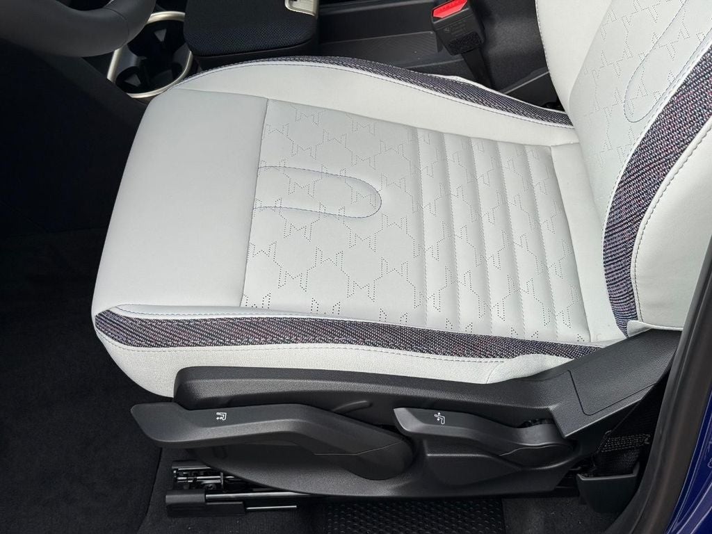2027 MINI COUNTRYMAN Base