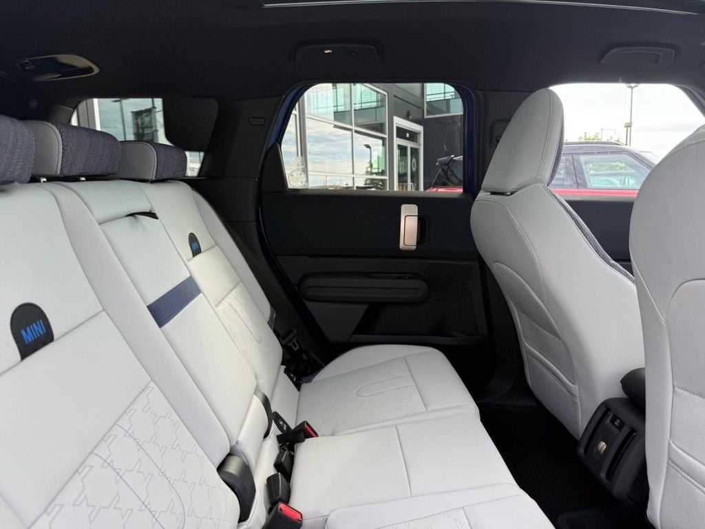 2027 MINI COUNTRYMAN Base