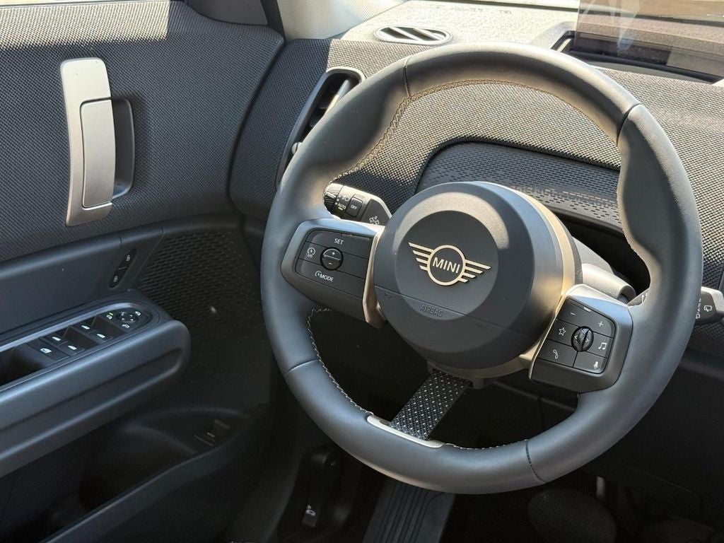 2025 MINI COUNTRYMAN Signature Plus