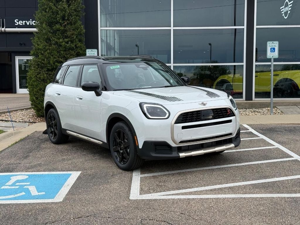 2027 MINI Countryman's photo