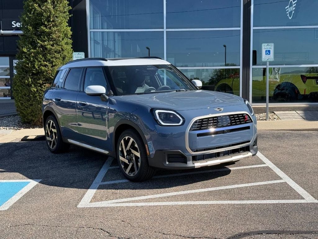 2027 MINI COUNTRYMAN ICONIC